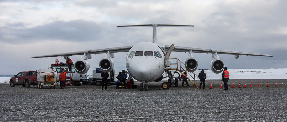 Mit einer BAE-146 in der Antarktis landen