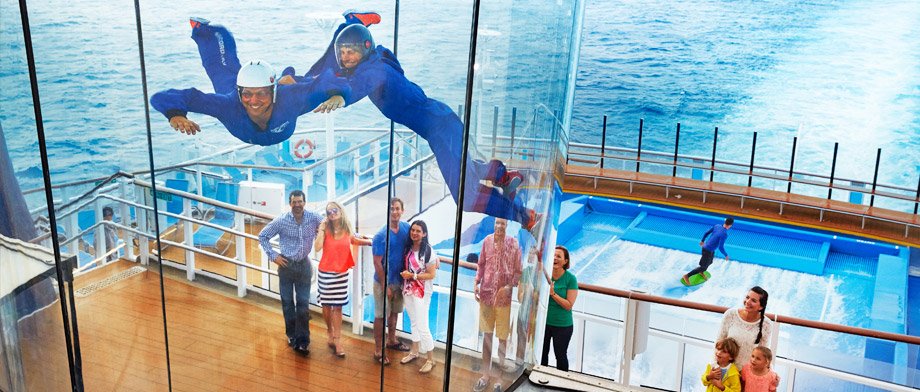 Skydiving an Bord der Ovation of the Seas