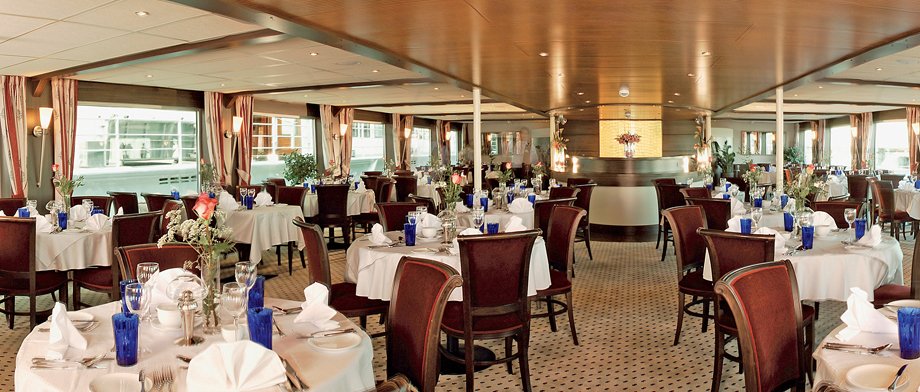 Restaurant der MS Amadeus Princess mit Panorama-Blick