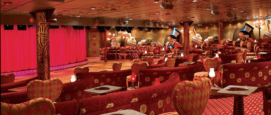 Shows im Comedy Club an Bord der Carnival Miracle