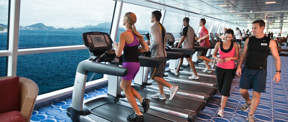 Fitnessstudio mit Meerblick auf der Celebrity Summit