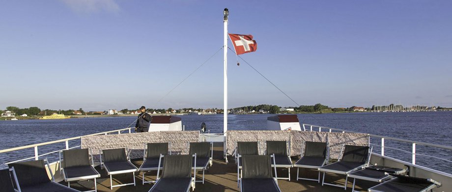 Sonnendeck der Excellence Coral mit Liegen