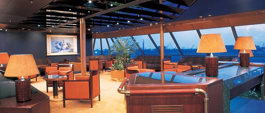 Crow‘s Nest Lounge auf der MS Zaandam als beliebter Aussichtspunkt