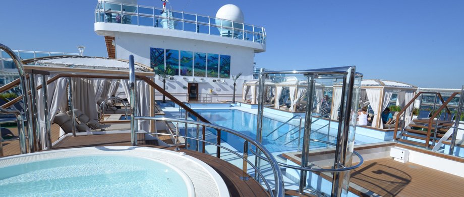 The Sanctuary mit Whirlpool auf der Ruby Princess